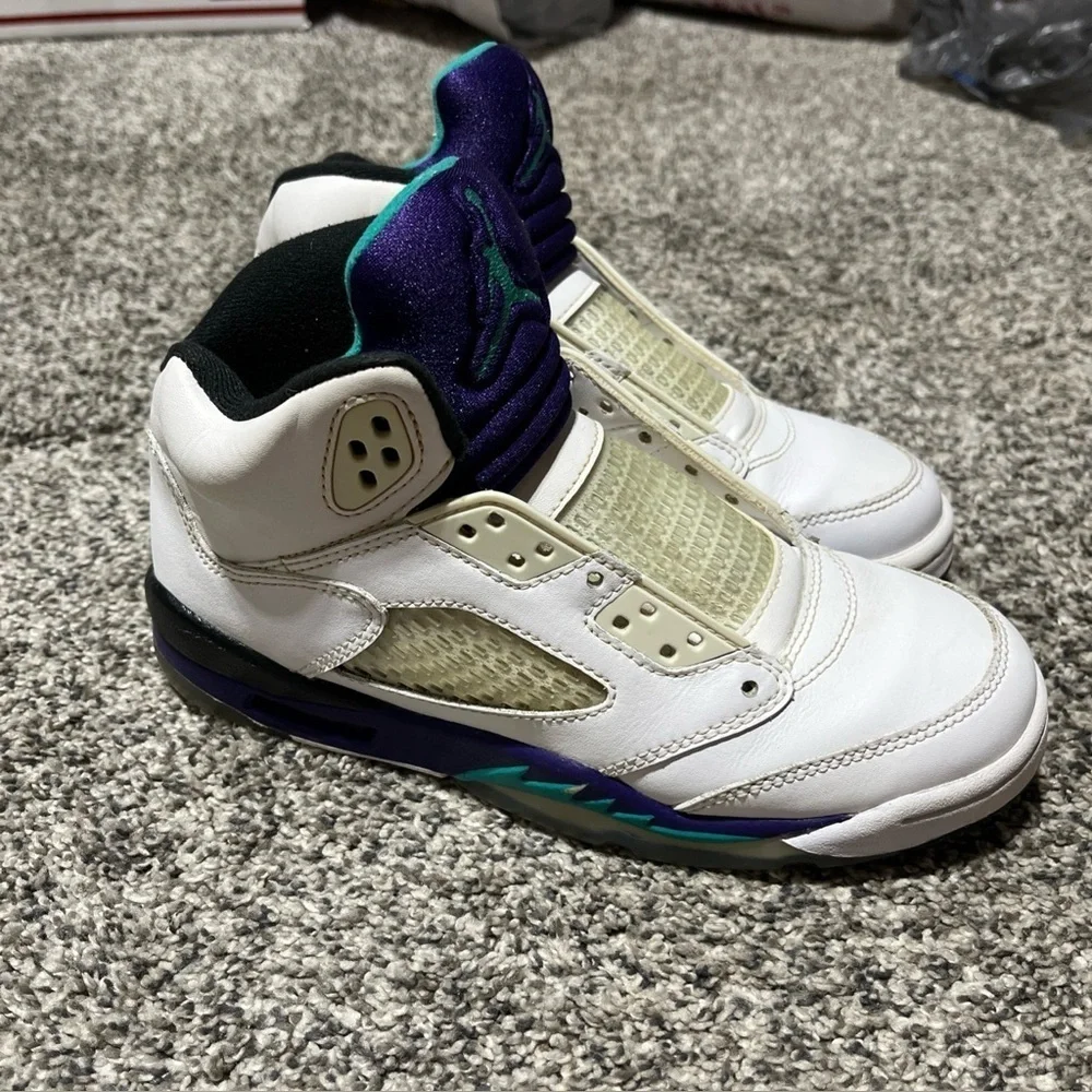 Nike Air Jordan 5 Retro Size 4.5Y Unisex Kids Grape White Purple Teal Sneakers